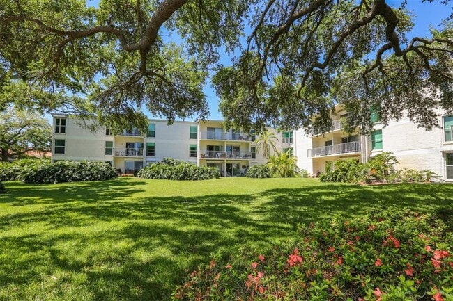 Photo - 3325 Bayshore Blvd Unit E34