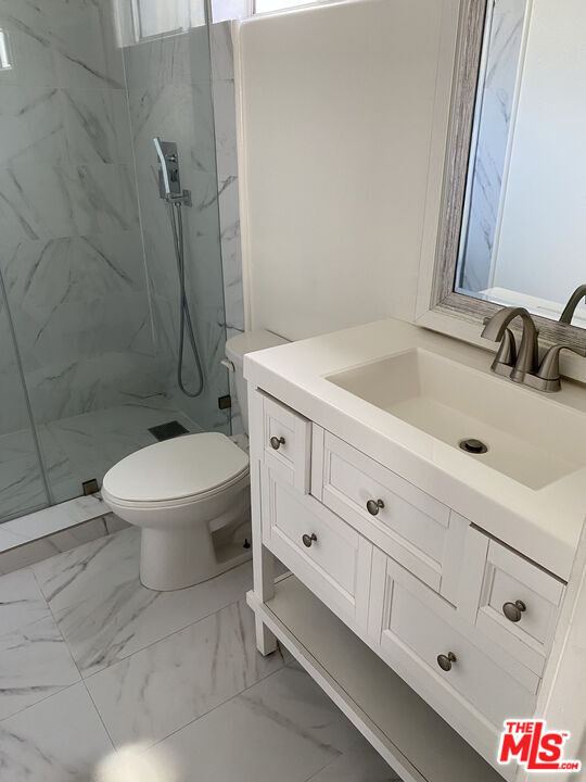 Photo - 451 S La Peer Dr