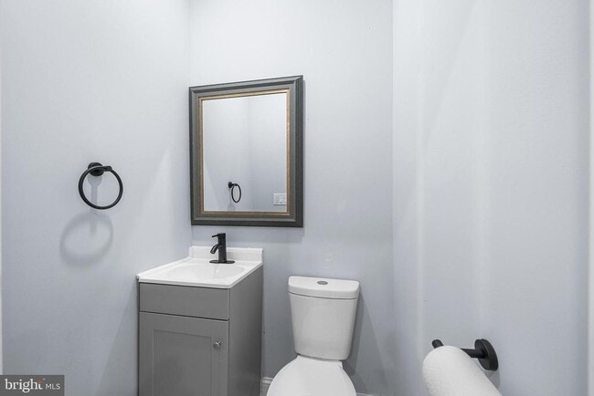 Photo - 56 N Yewdall St