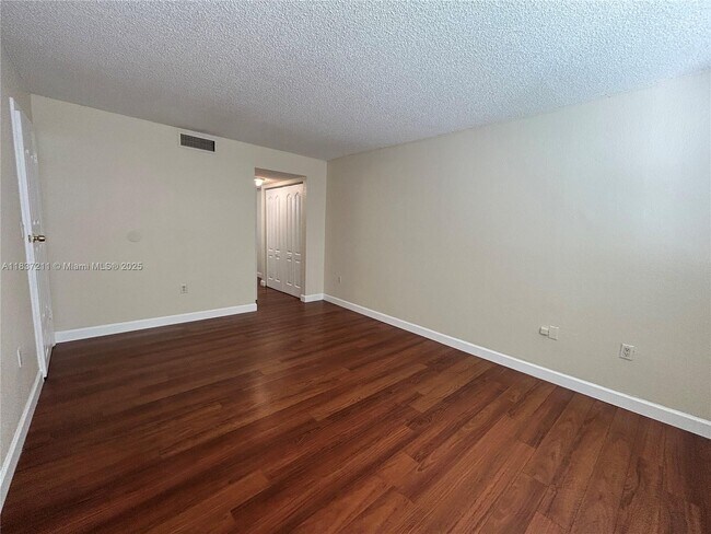 Photo - 4255 N University Dr Unit 309