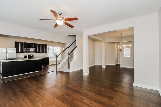 Photo - 512 Hardy Ives Ln