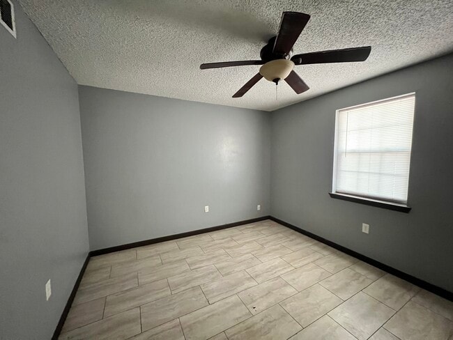 Photo - 1008 Owen St Apartments Unit A