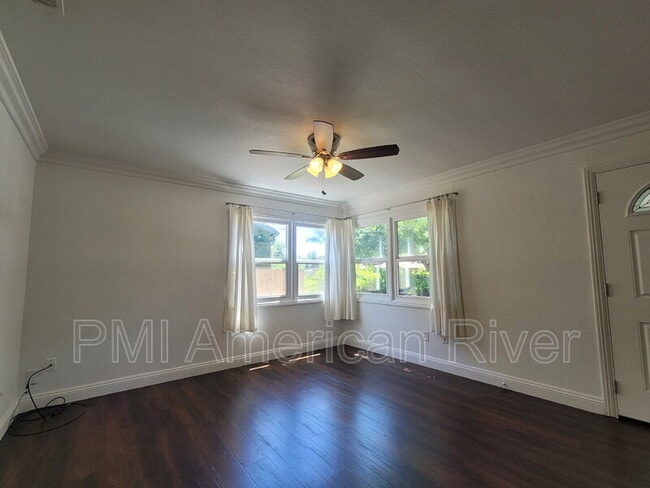 Photo - 4201 56th St