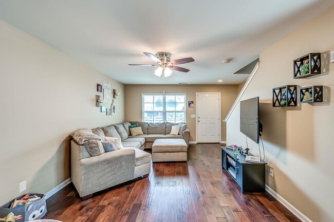 Photo - 1431 Riverbrook Dr