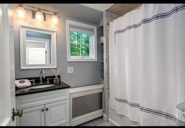 437 Hulls Farm Rd Unit Carriage House