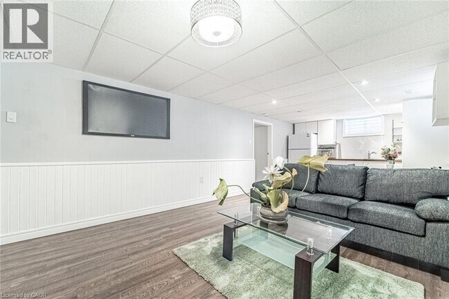 Photo - 146 Welbourn Dr