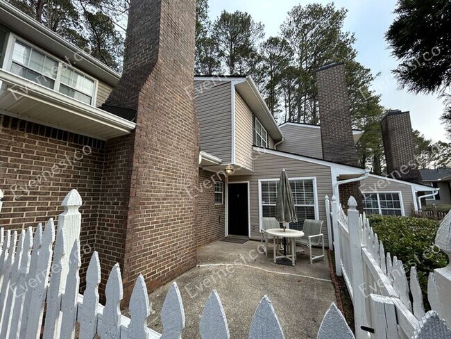 Photo - 563 Trillum Ct