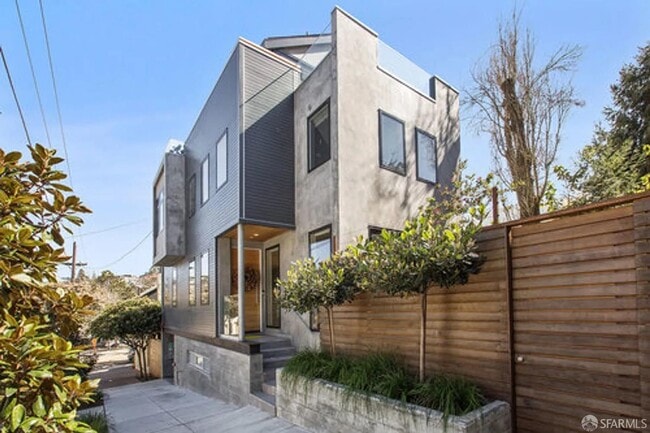 Building Photo - 209 Grattan St