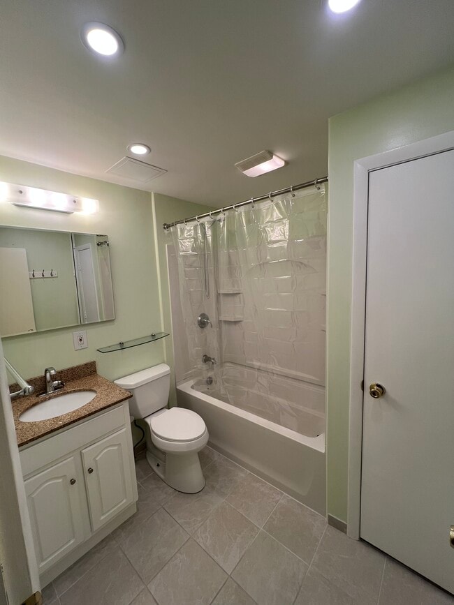 Photo - 134 Mammoth Rd Unit 14