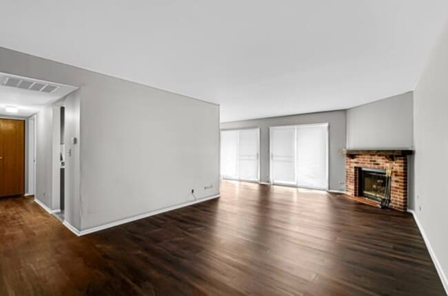 Building Photo - 609 Hanover Ct Unit W1 Rental