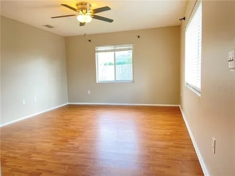 Photo - 904 16th St E