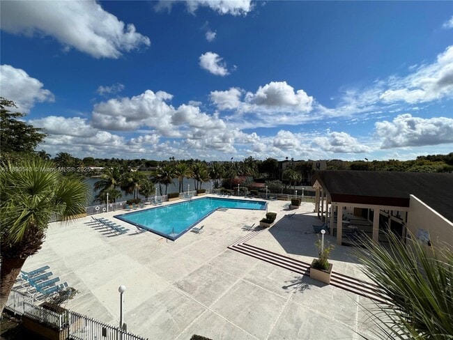 Photo - 14415 N Kendall Dr Unit 407G