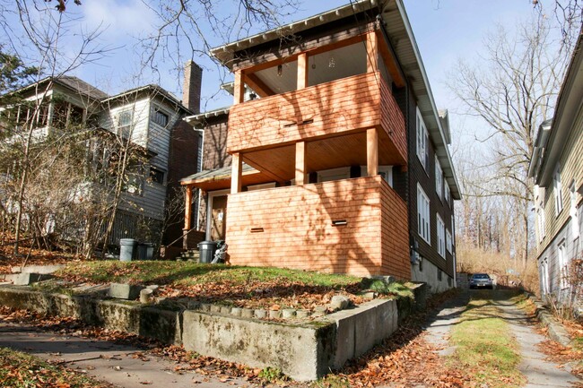 Building Photo - 519-521 Clarendon Street Unit 519 Clarendon Rental