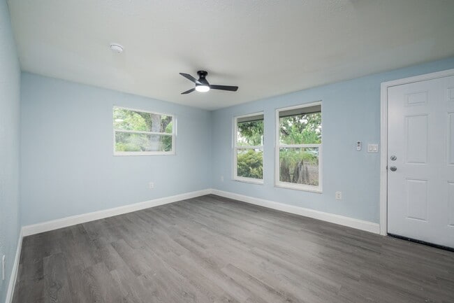Photo - 1016 7th St E