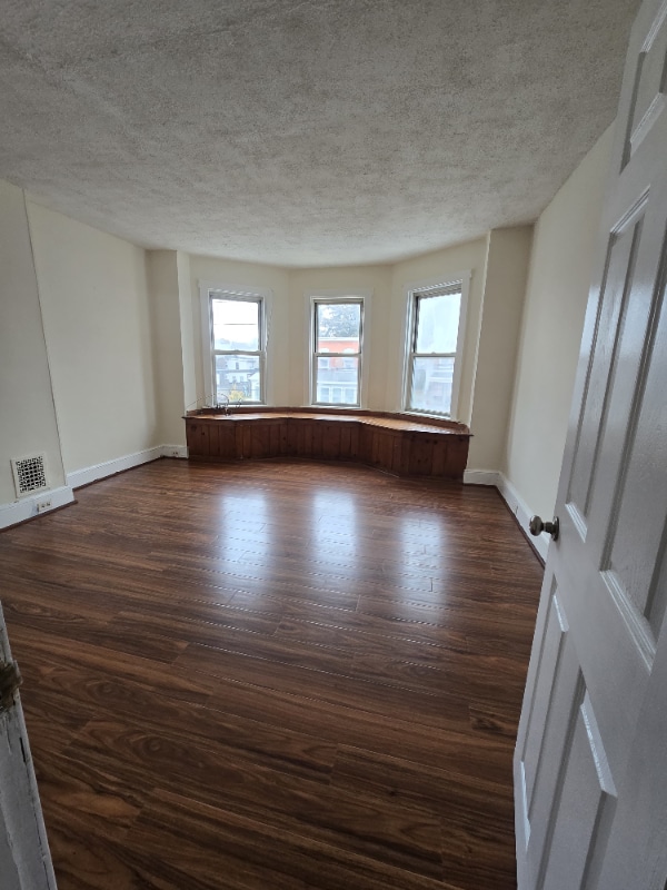 Photo - 2920 Washington St