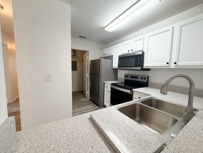 3705 SW 27th St Unit 711 (Windsor Park)