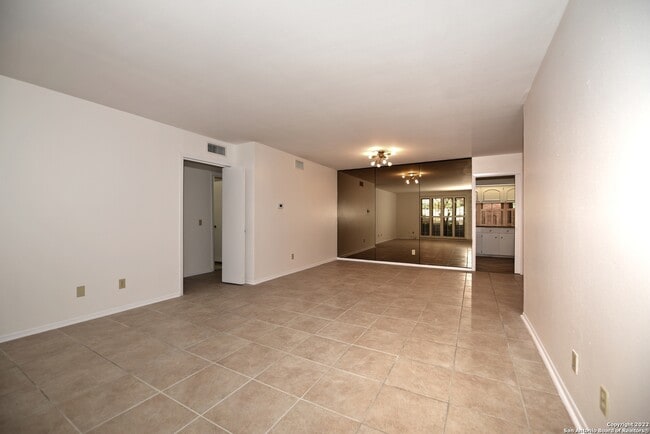 Photo - 7500 Callaghan Rd