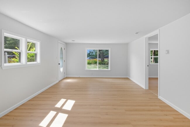 Photo - 9358 N Saginaw Rd