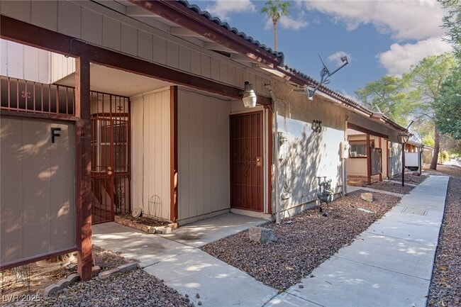 Building Photo - 465 N Lamb Blvd Unit F