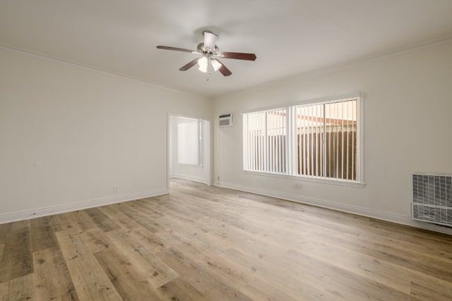 Photo - 1317 N Bronson Ave Unidad 101