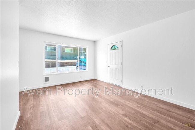 Photo - 12975 SW Allen Blvd Unit 1