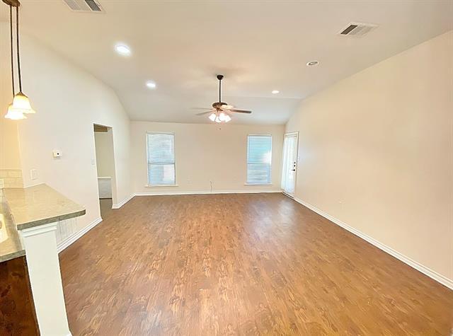 Photo - 132 Hedgerow Ln