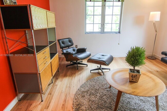 Photo - 400 Meridian Ave