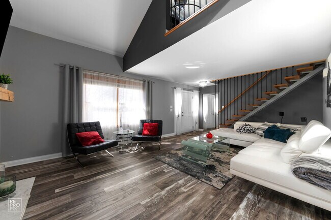 Photo - 15513 Whitehall Ln Unit 15513