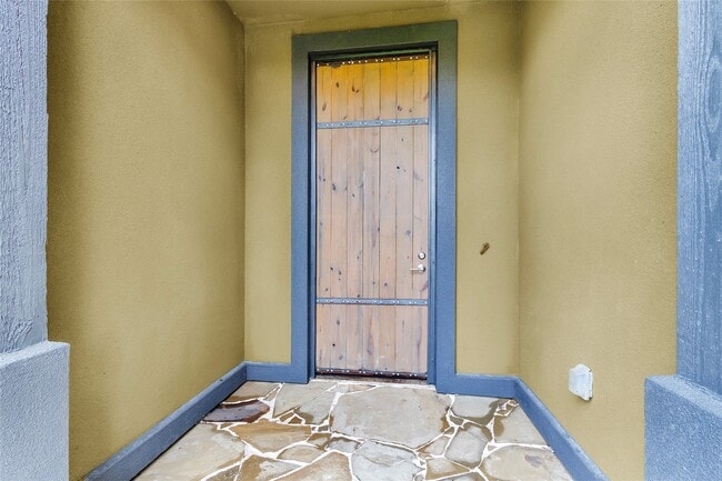Photo - 145 Meadowview Dr