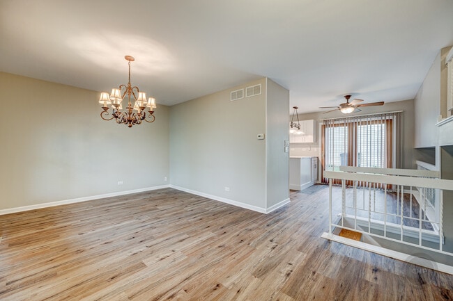 Photo - 4 N Birchwood Dr