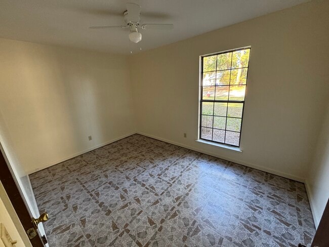 Photo - 505 Pinto Dr