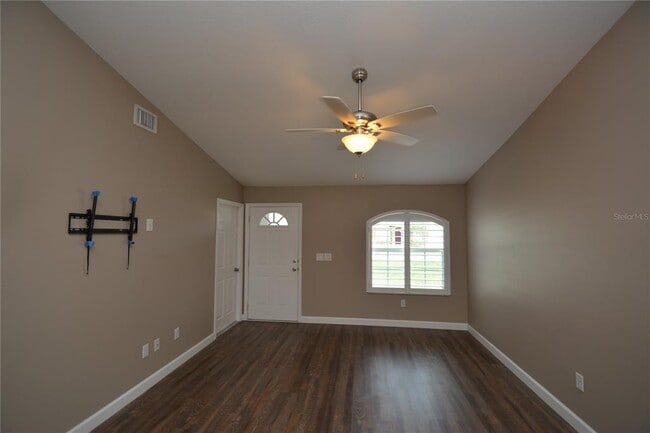 Photo - 8 Pine Hill Ln