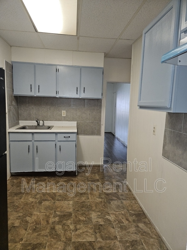 Building Photo - 424 S Poplar St Rental