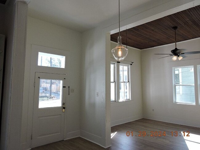 Photo - Great Garden District Cottage