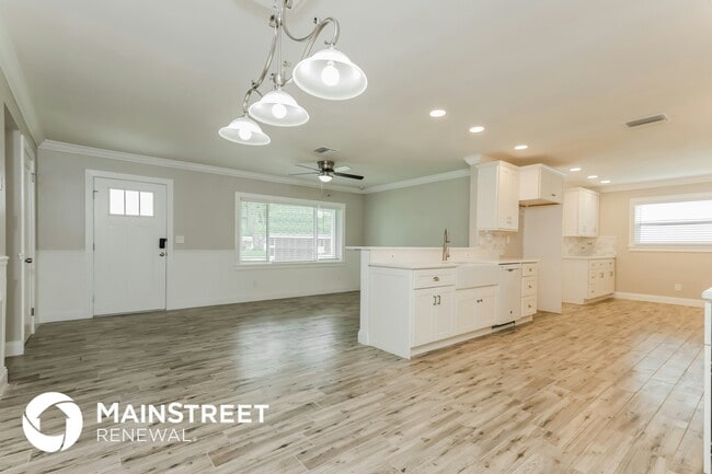 215 Cranberry Ln