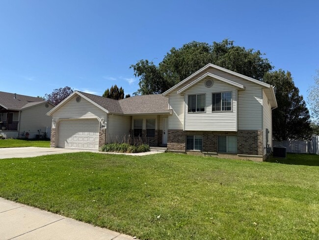 Building Photo - Beautiful  Home in Clinton for Rent