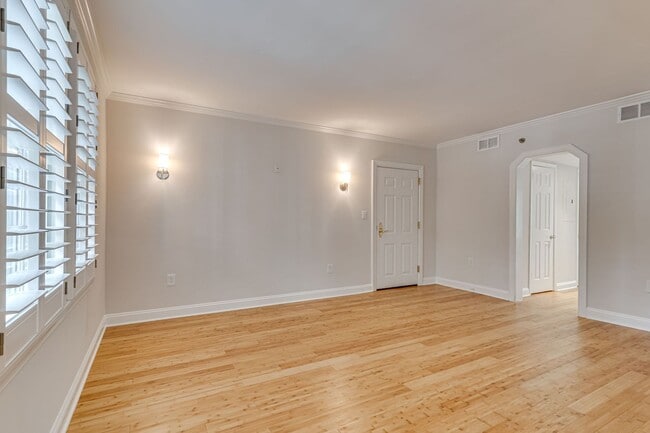 Photo - Comfy Condo in Old Town North Alexandria