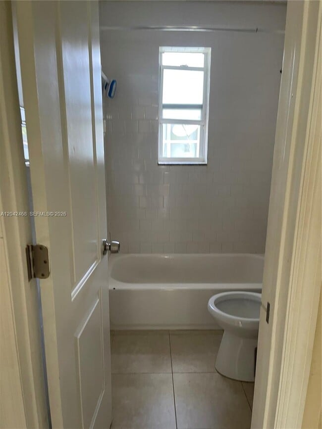 Photo - 16041 NE 18th Pl Unit 1