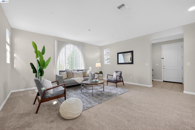 Photo - 1005 S Fowler Ln