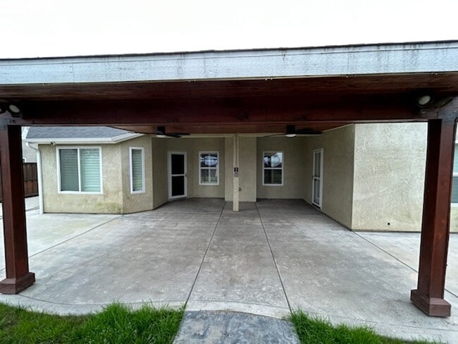 Photo - You have to see this yard and patio in the Vineyard subdivision in Northwest Hanford