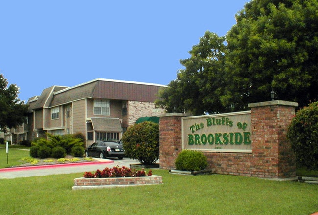 Building Photo - The Bluffs of Brookside Rental