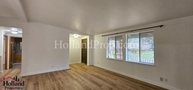 Photo - Lovely 3 bedroom 2 bathroom home in Beavercreek! Enjoy the Comfort, Serenity and Great Space!