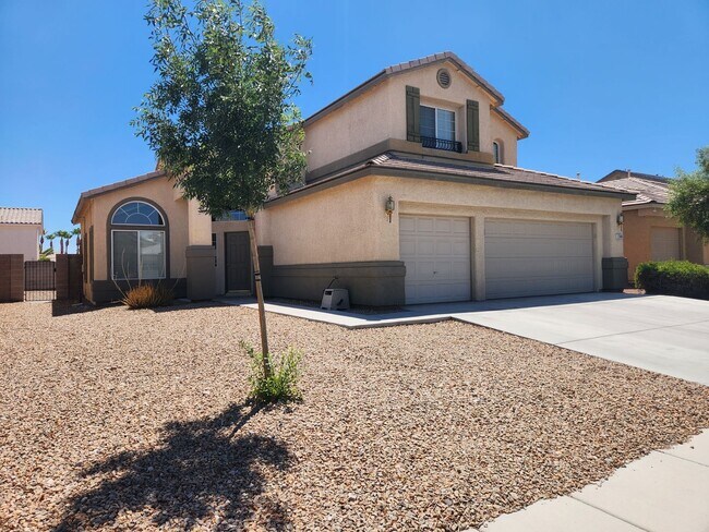 A Fabulous 5 Bedroom 2 Story Home, 1 bedro... - A Fabulous 5 Bedroom 2 Story Home, 1 bedro...