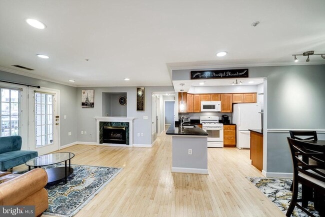 Photo - 6603 Thackwell Way Unidad 4C