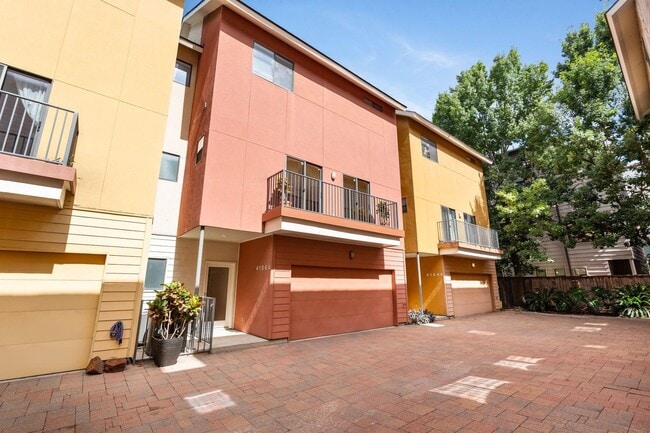 Building Photo - 4106 Spencer St Unit A