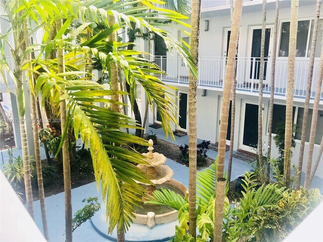 Photo - 2430 NE 135th St Unit 203