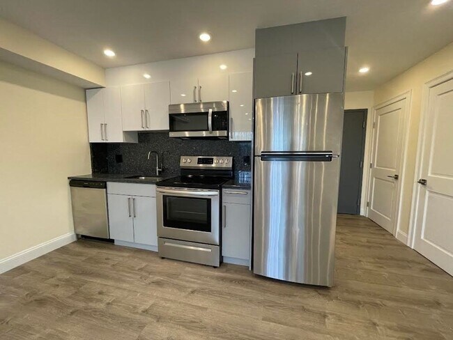 Photo - 1022 Commonwealth Ave