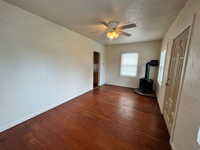 Photo - Charming 2 Bedroom 2 Bath Home Located Nea...