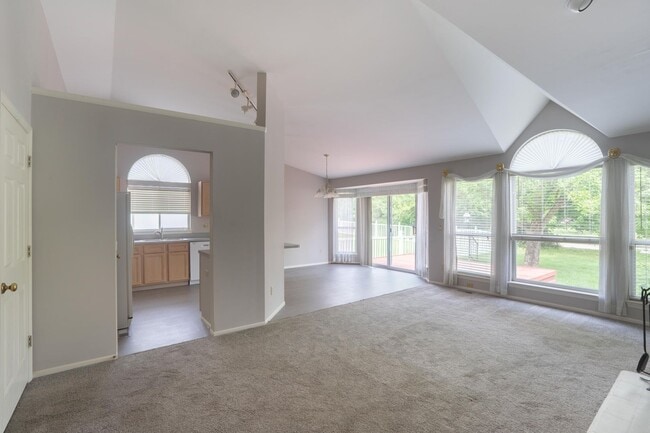 Photo - 16944 Hickory Crest Dr