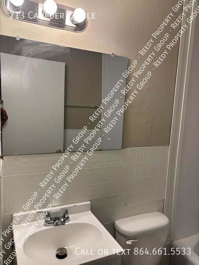 Photo - 213 Caulder Cir